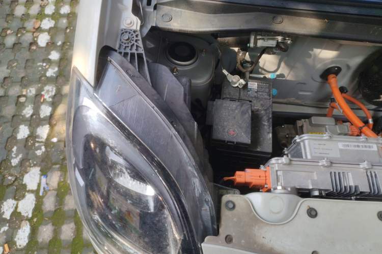 Used Wuling Hongguang MINIEV 2025 Four-Door Version Advanced Edition Engine Bay Right