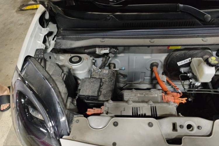 Used Wuling Hongguang MINIEV 2025 Four-Door Version Advanced Edition Engine Bay Right