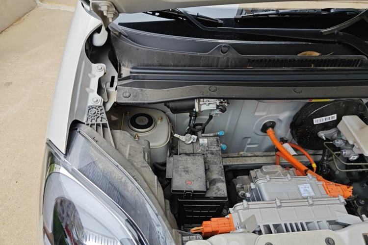 Used Wuling Hongguang MINIEV 2025 Four-Door Version Advanced Edition Engine Bay Right