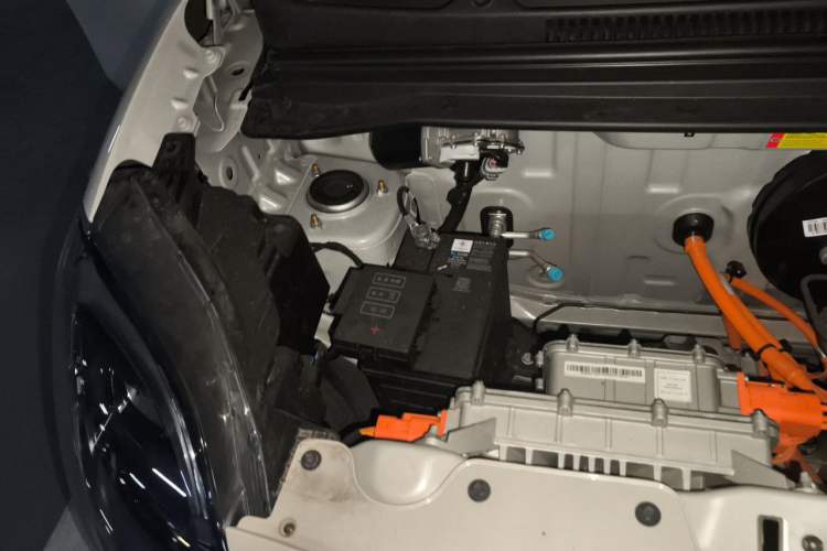 Used Wuling Hongguang MINIEV 2025 Four-Door Version Zhenxiang+ Edition Engine Bay Right
