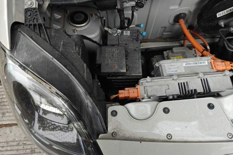 Used Wuling Hongguang MINIEV 2025 Four-Door Version Zhenxiang+ Edition Engine Bay Right