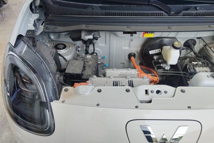 Used Wuling Hongguang MINIEV 2025 Four-Door Version Advanced Edition Engine Bay Right
