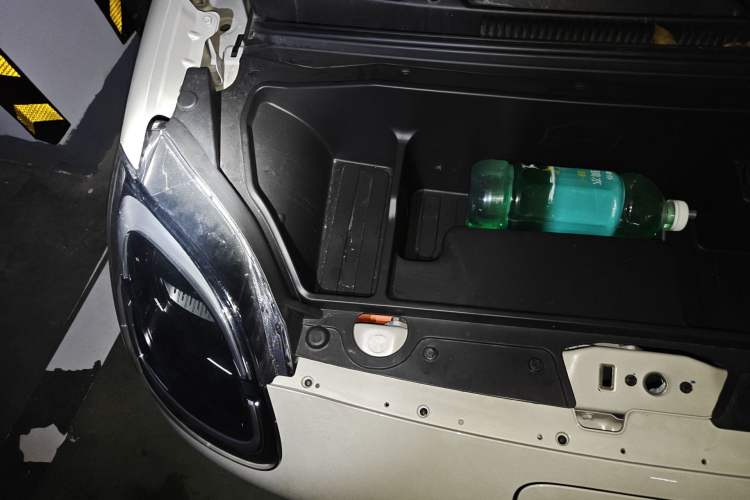 Used Wuling Hongguang MINIEV 2025 Four-Door Version Advanced Edition Engine Bay Right