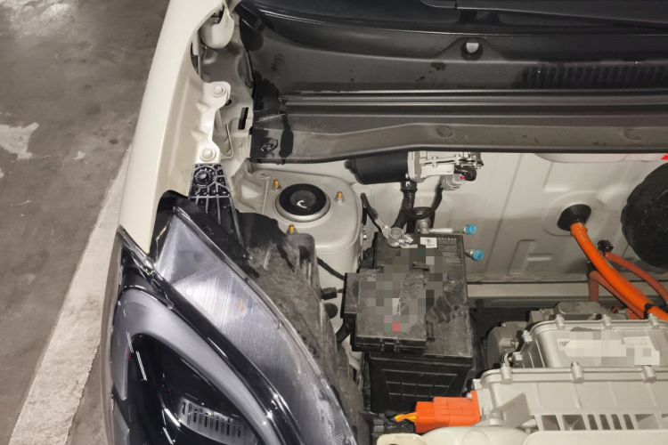 Used Wuling Hongguang MINIEV 2025 Four-Door Version Zhenxiang+ Edition Engine Bay Right