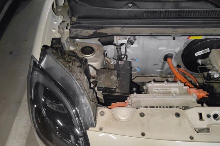 Used Wuling Hongguang MINIEV 2025 Four-Door Version Advanced Edition Engine Bay Right