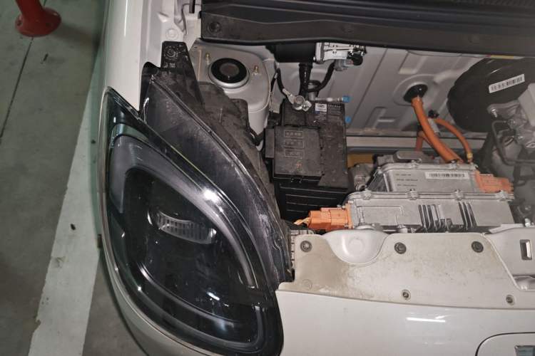 Used Wuling Hongguang MINIEV 2025 Four-Door Version Advanced Edition Engine Bay Right