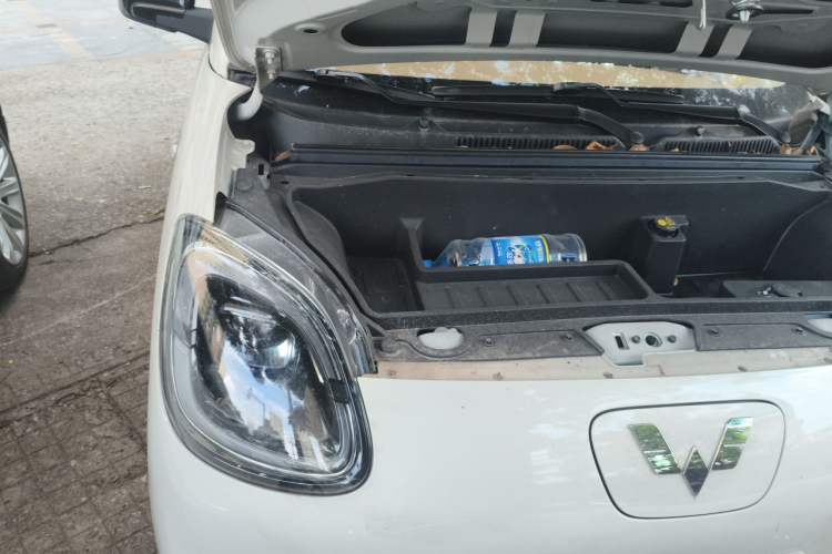 Used Wuling Hongguang MINIEV 2025 Four-Door Version Advanced Edition Engine Bay Right