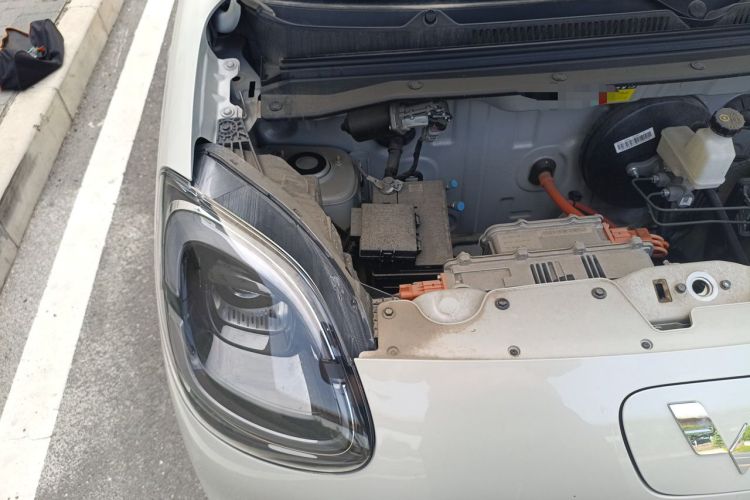 Used Wuling Hongguang MINIEV 2025 Four-Door Version Advanced Edition Engine Bay Right