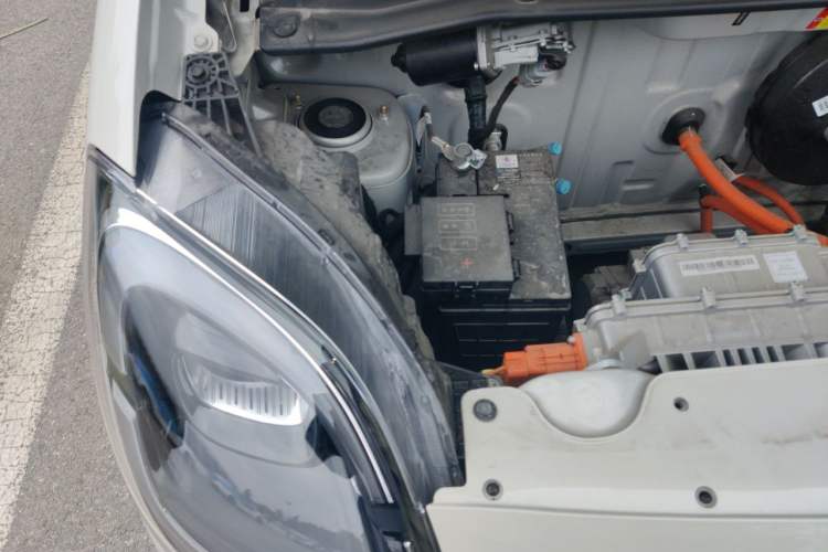 Used Wuling Hongguang MINIEV 2025 Four-Door Version Advanced Edition Engine Bay Right
