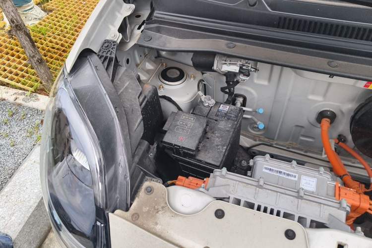 Used Wuling Hongguang MINIEV 2025 Four-Door Version Advanced Edition Engine Bay Right