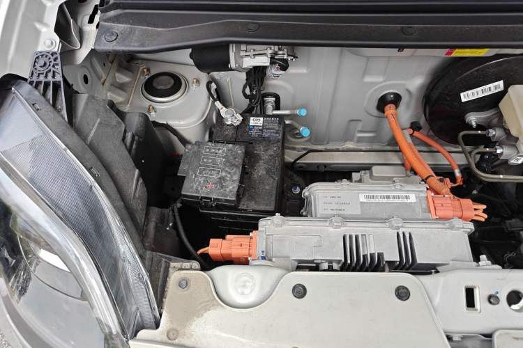 Used Wuling Hongguang MINIEV 2025 Four-Door Version Zhenxiang+ Edition Engine Bay Right