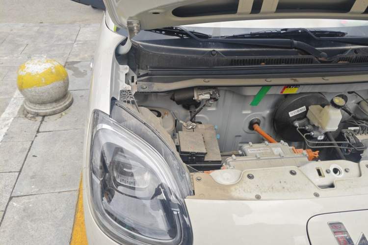 Used Wuling Hongguang MINIEV 2025 Four-Door Version Advanced Edition Engine Bay Right