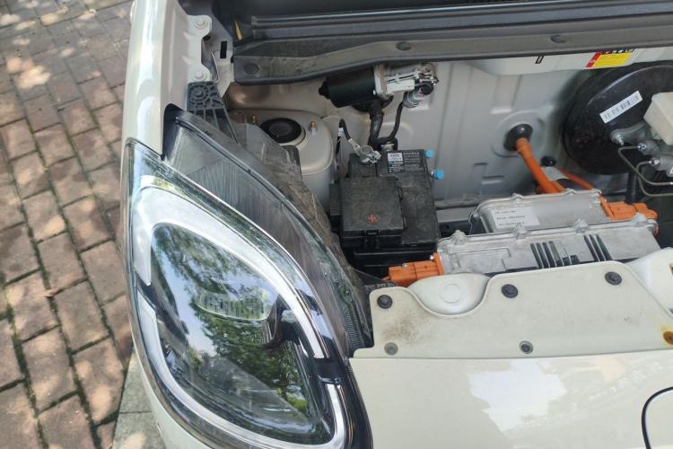 Used Wuling Hongguang MINIEV 2025 Four-Door Version Advanced Edition Engine Bay Right
