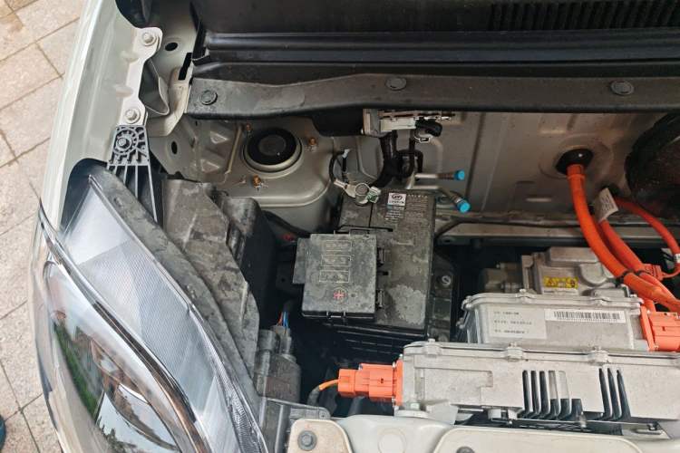 Used Wuling Hongguang MINIEV 2025 Four-Door Version Advanced Edition Engine Bay Right