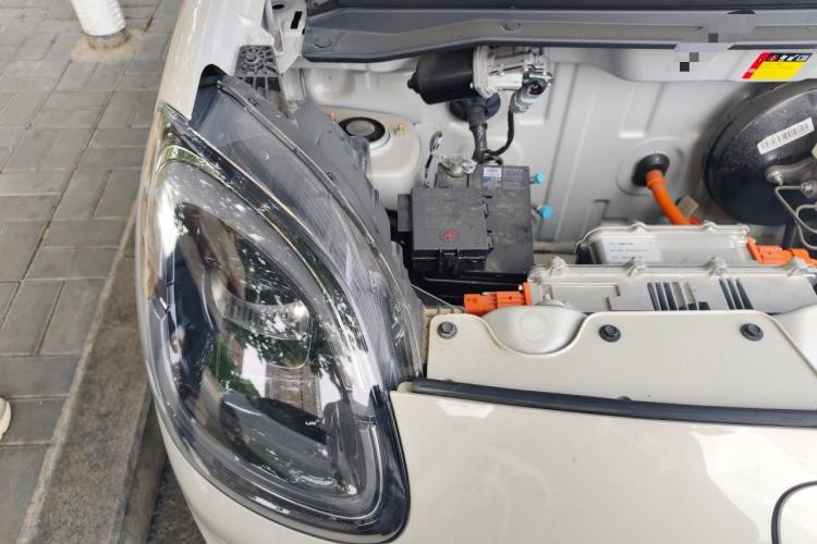Used Wuling Hongguang MINIEV 2025 Four-Door Version Advanced Edition Engine Bay Right