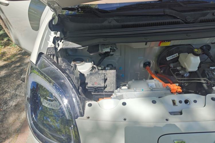 Used Wuling Hongguang MINIEV 2025 Four-Door Version Advanced Edition Engine Bay Right