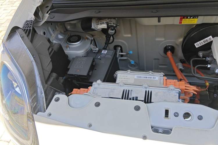 Used Wuling Hongguang MINIEV 2025 Four-Door Version Zhenxiang+ Edition Engine Bay Right