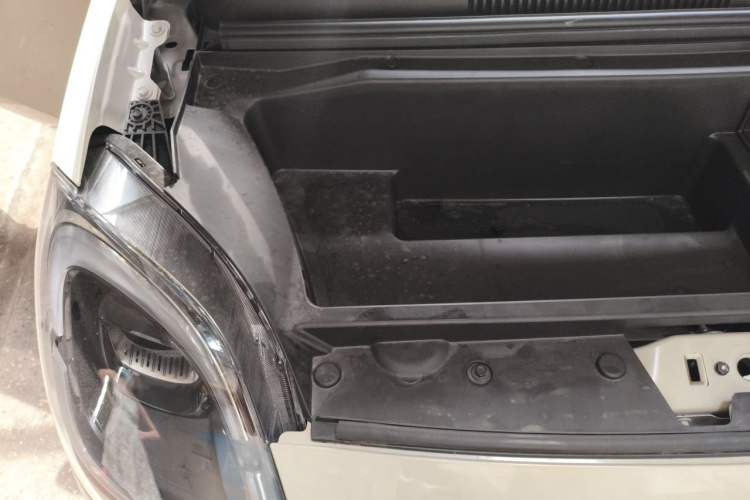 Used Wuling Hongguang MINIEV 2025 Four-Door Version Advanced Edition Engine Bay Right