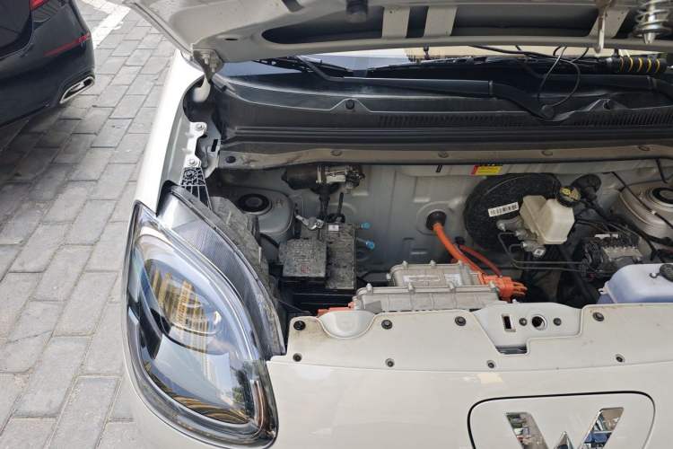 Used Wuling Hongguang MINIEV 2025 Four-Door Version Advanced Edition Engine Bay Right