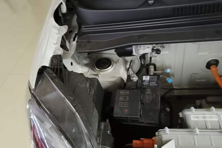 Used Wuling Hongguang MINIEV 2025 Four-Door Version Premium Edition Engine Bay Right