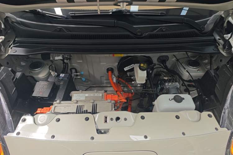 Used Wuling Hongguang MINIEV 2025 Four-Door Version Advanced Edition Engine Bay