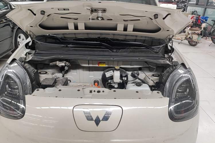 Used Wuling Hongguang MINIEV 2025 Four-Door Version Advanced Edition Engine Bay