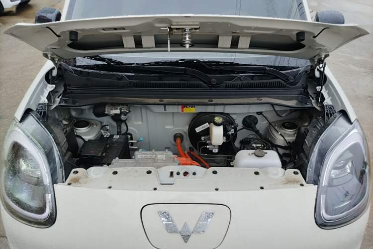 Used Wuling Hongguang MINIEV 2025 Four-Door Version Advanced Edition Engine Bay