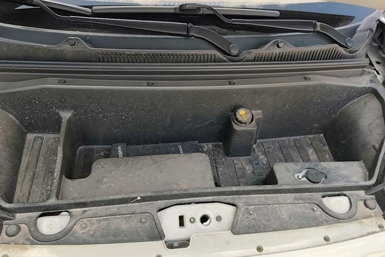 Used Wuling Hongguang MINIEV 2025 Four-Door Version Zhenxiang+ Edition Engine Bay