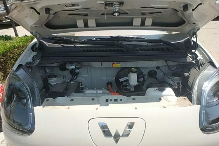 Used Wuling Hongguang MINIEV 2025 Four-Door Version Advanced Edition Engine Bay