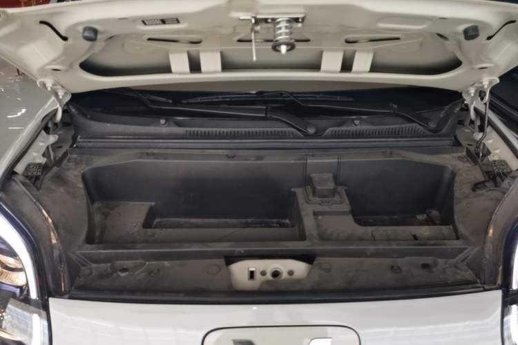 Used Wuling Hongguang MINIEV 2025 Four-Door Version Advanced Edition Engine Bay
