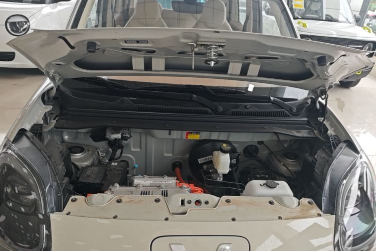 Used Wuling Hongguang MINIEV 2025 Four-Door Version Advanced Edition Engine Bay