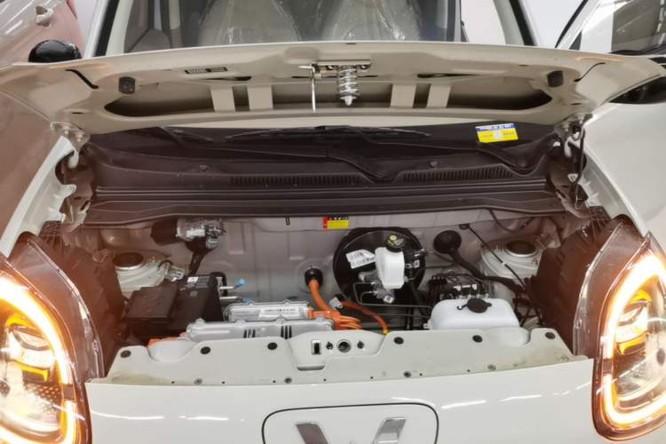 Used Wuling Hongguang MINIEV 2025 Four-Door Version Advanced Edition Engine Bay
