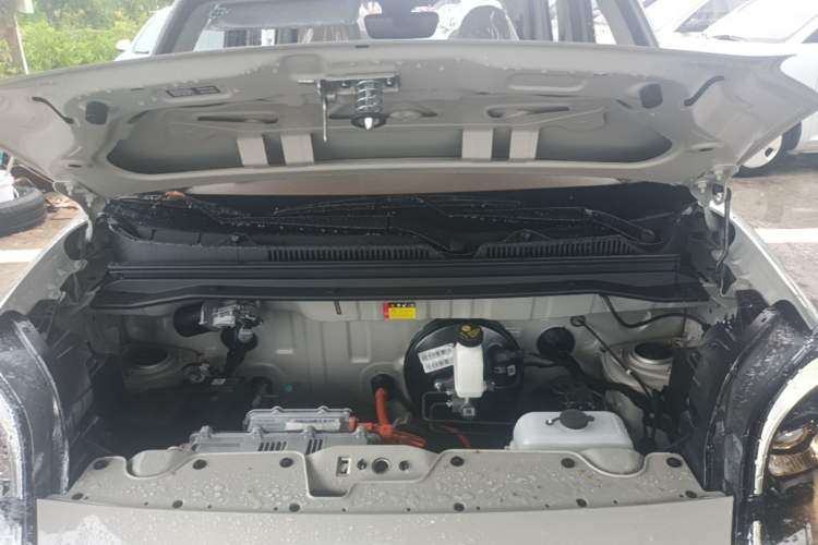 Used Wuling Hongguang MINIEV 2025 Four-Door Version Advanced Edition Engine Bay
