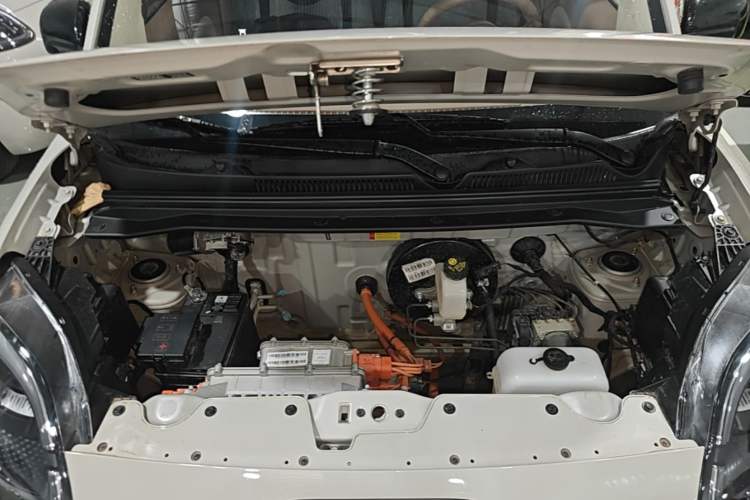 Used Wuling Hongguang MINIEV 2025 Four-Door Version Advanced Edition Engine Bay