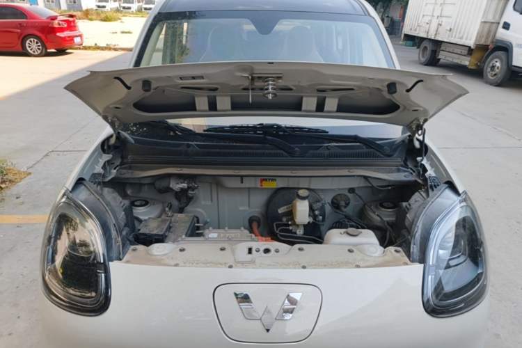 Used Wuling Hongguang MINIEV 2025 Four-Door Version Premium Edition Engine Bay