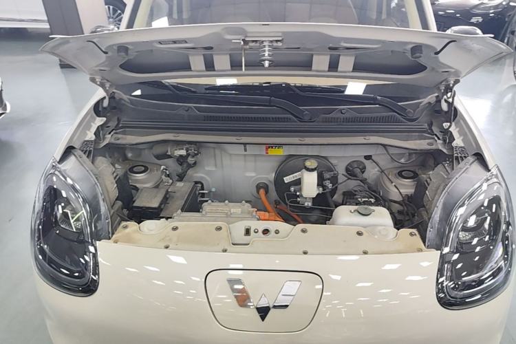 Used Wuling Hongguang MINIEV 2025 Four-Door Version Advanced Edition Engine Bay