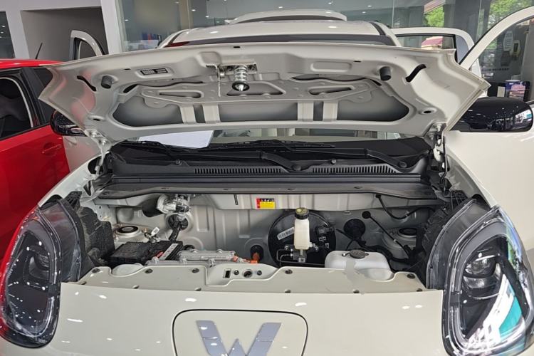Used Wuling Hongguang MINIEV 2025 Four-Door Version Advanced Edition Engine Bay