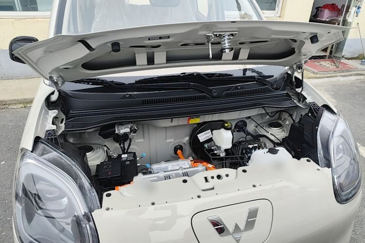 Used Wuling Hongguang MINIEV 2025 Four-Door Version Advanced Edition Engine Bay