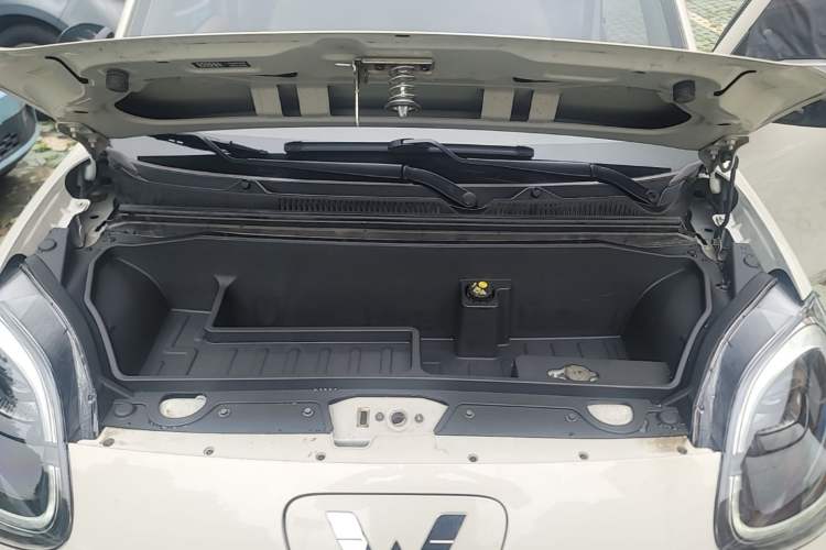 Used Wuling Hongguang MINIEV 2025 Four-Door Version Advanced Edition Engine Bay
