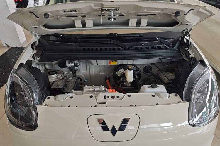 Used Wuling Hongguang MINIEV 2025 Four-Door Version Advanced Edition Engine Bay