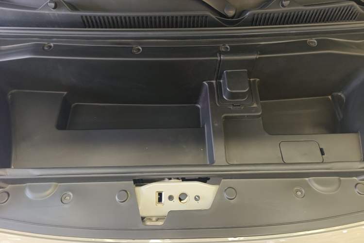 Used Wuling Hongguang MINIEV 2025 Four-Door Version Advanced Edition Engine Bay