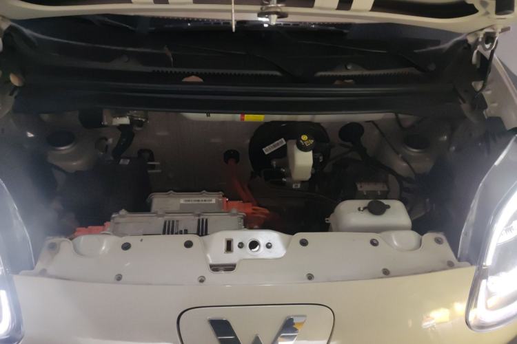 Used Wuling Hongguang MINIEV 2025 Four-Door Version Zhenxiang+ Edition Engine Bay