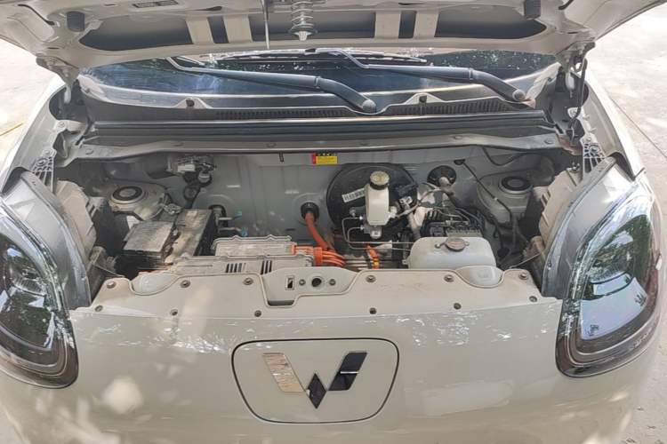 Used Wuling Hongguang MINIEV 2025 Four-Door Version Advanced Edition Engine Bay
