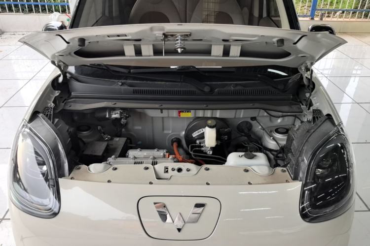 Used Wuling Hongguang MINIEV 2025 Four-Door Version Zhenxiang+ Edition Engine Bay