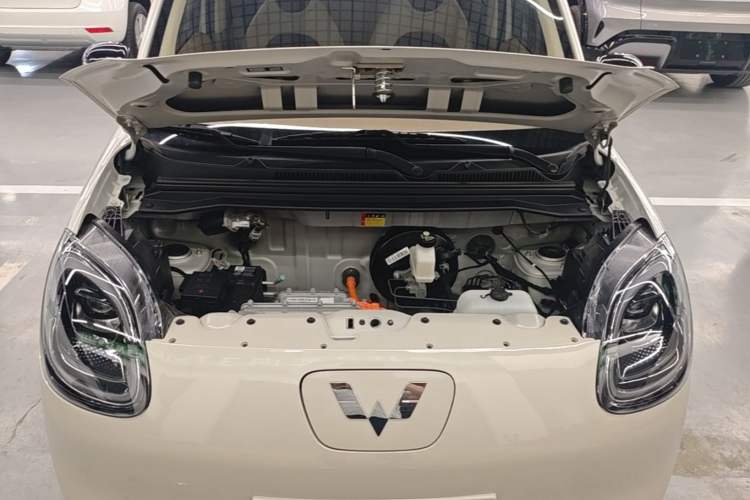 Used Wuling Hongguang MINIEV 2025 Four-Door Version Advanced Edition Engine Bay