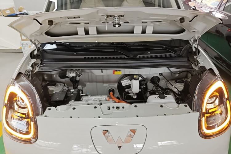 Used Wuling Hongguang MINIEV 2025 Four-Door Version Advanced Edition Engine Bay