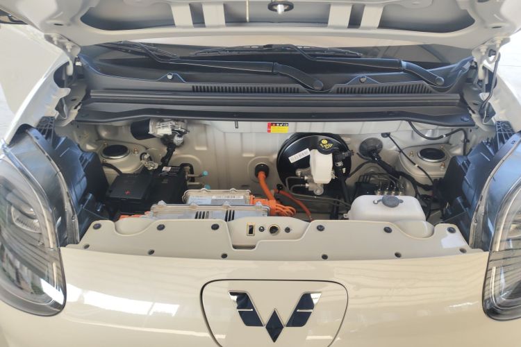 Used Wuling Hongguang MINIEV 2025 Four-Door Version Zhenxiang+ Edition Engine Bay