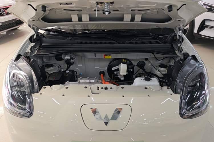 Used Wuling Hongguang MINIEV 2025 Four-Door Version Advanced Edition Engine Bay