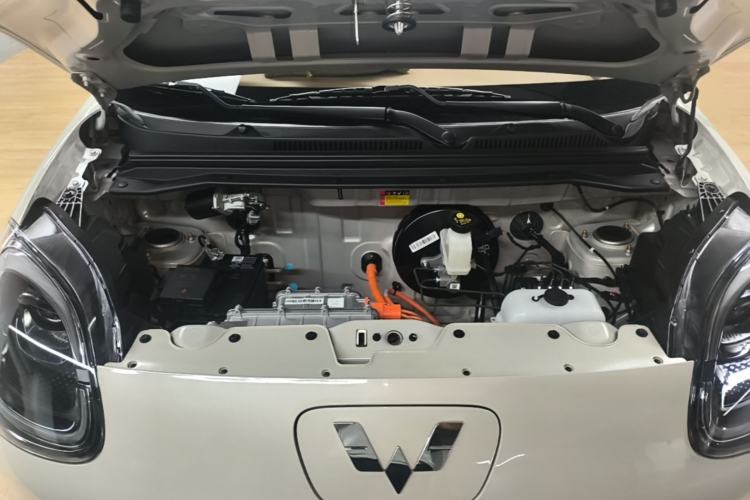 Used Wuling Hongguang MINIEV 2025 Four-Door Version Premium Edition Engine Bay