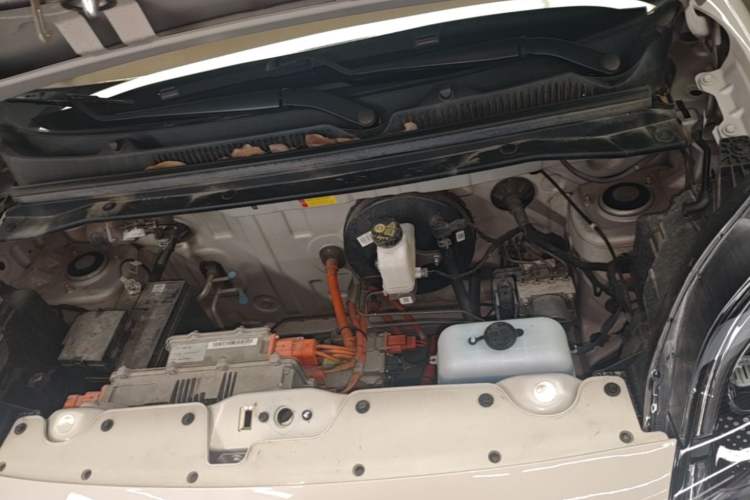 Used Wuling Hongguang MINIEV 2025 Four-Door Version Advanced Edition Engine Bay